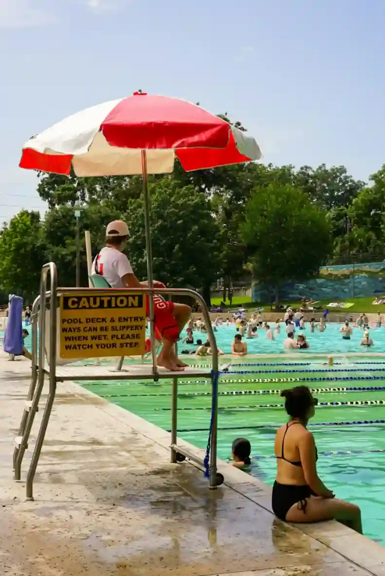 Socorristas para piscinas y eventos